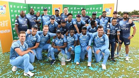 Titans beat Dolphins, Titans won by 4 wickets (with 2 balls .